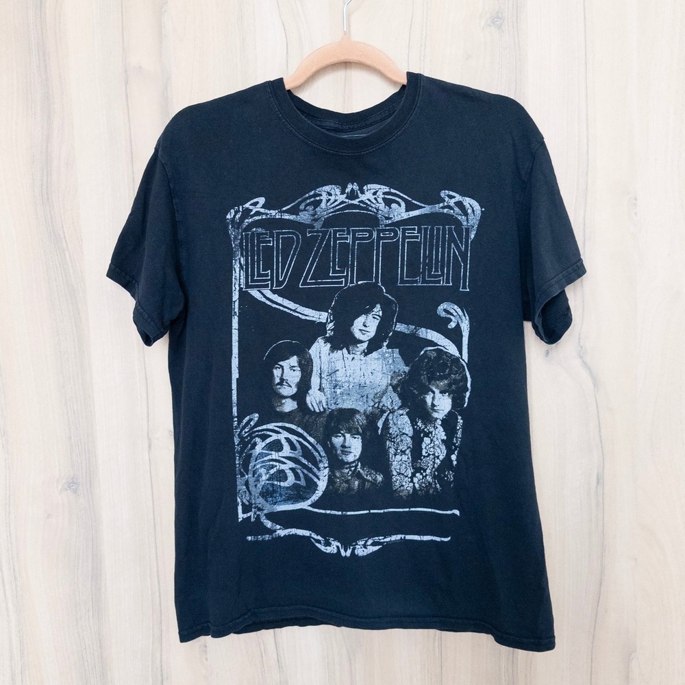 Led Zeppelin Mens T-Shirt Size M Black Graphic Band Tee Short Sleeve Rock Grunge